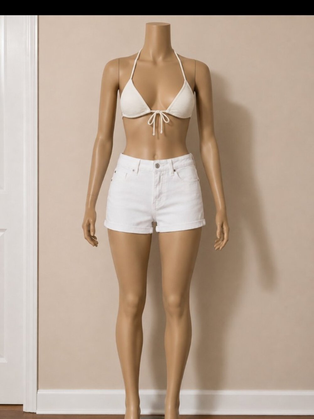Old Navy O.G. Straight High Rise White denim Vacation  Short Women's Size 10.